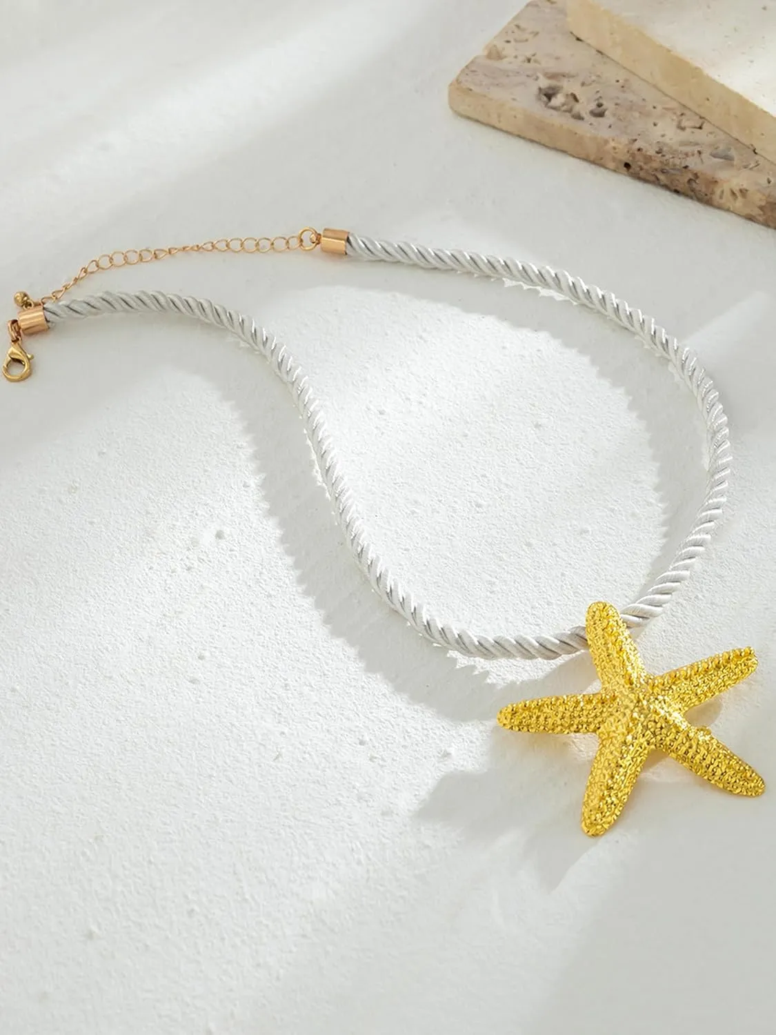 Dcfywl731 Starfish Necklace for Women Gold Shell Pendant Necklaces Seashell Charm Necklace Boho Puka Shell Summer Beach Surfer Jewelry Outfits Accessories
