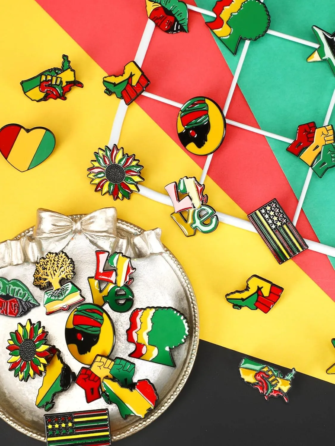 JUNEBRUSHS 28pcs Happy Juneteenth Brooch Pins Freedom Day Enamel Pins for African American Black History Month Independence Day Patriotic Party Decorations Supplies Goodie Bag Stuffer (14 Designs)