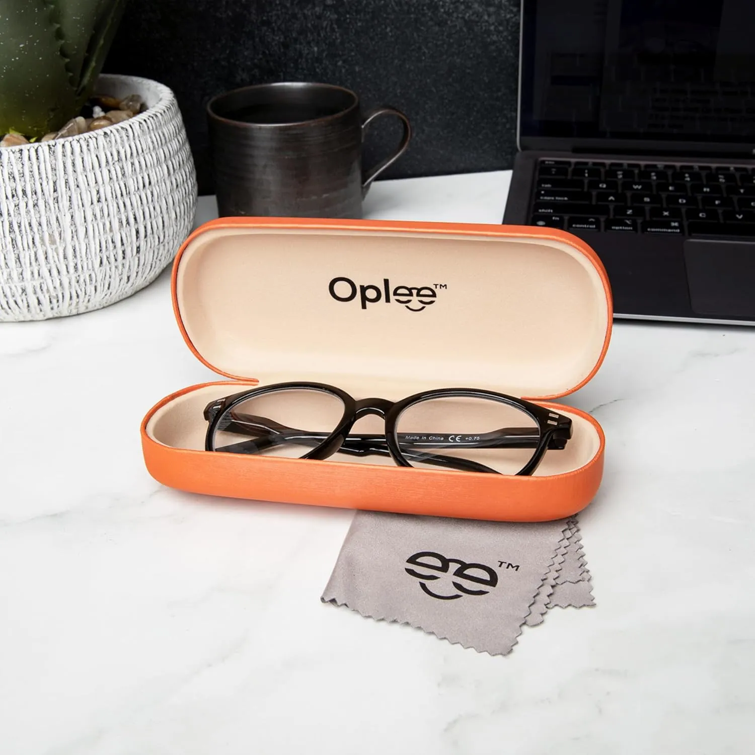 Oplee? Hard Shell Eyeglass Case with Grey Microfiber Cloth