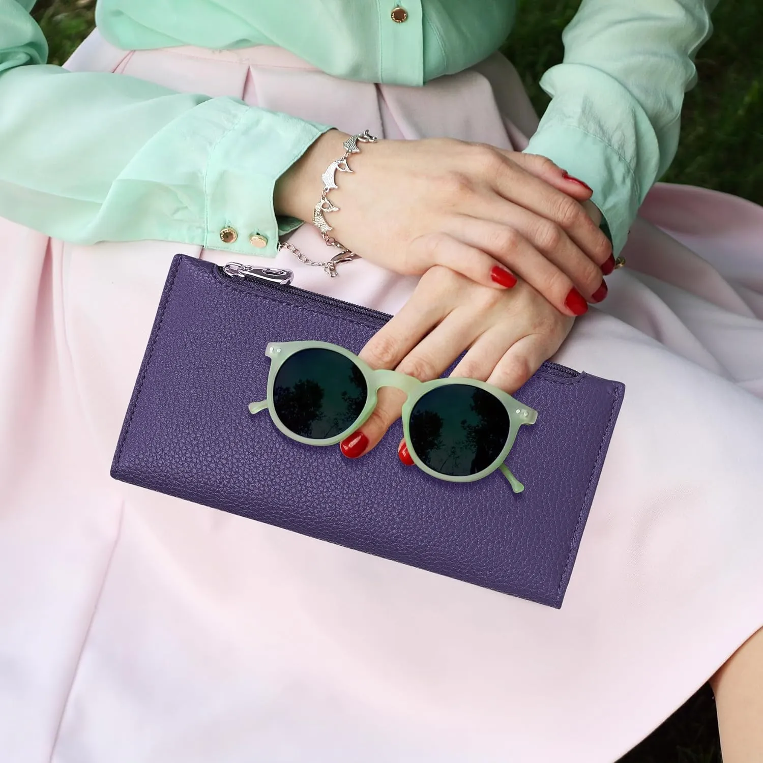 Ultra Slim Wallet for Women Bifold Leather RFID Blocking Credit Card Holder Ladies Womens Wallet with Zip Pocket