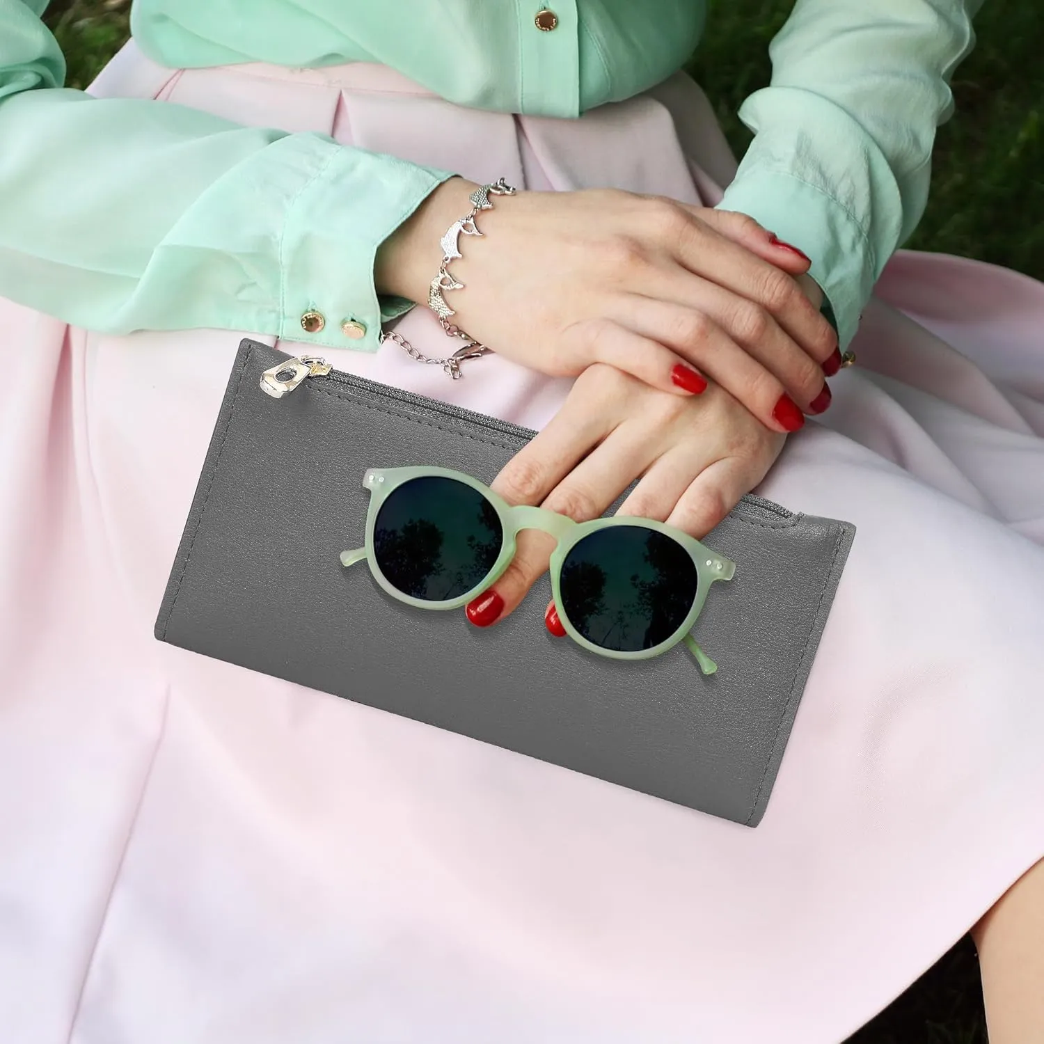 Ultra Slim Wallet for Women Bifold Leather RFID Blocking Credit Card Holder Ladies Womens Wallet with Zip Pocket